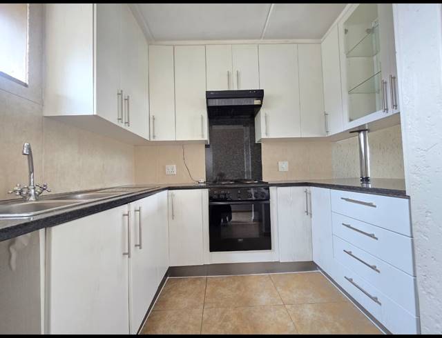 2 BEDROOM TOWNHOUSE FOR SALE IN MULBARTON